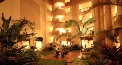 Sea Cliff Court
