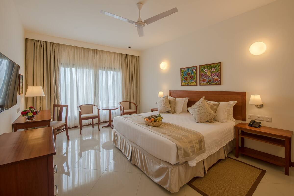 Comfort Apartment, 2 Bedrooms, Kitchen | In-room safe, desk, blackout curtains, soundproofing