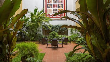 Comfort-Studio, 1 King-Bett, Kochnische | Ausblick vom Zimmer