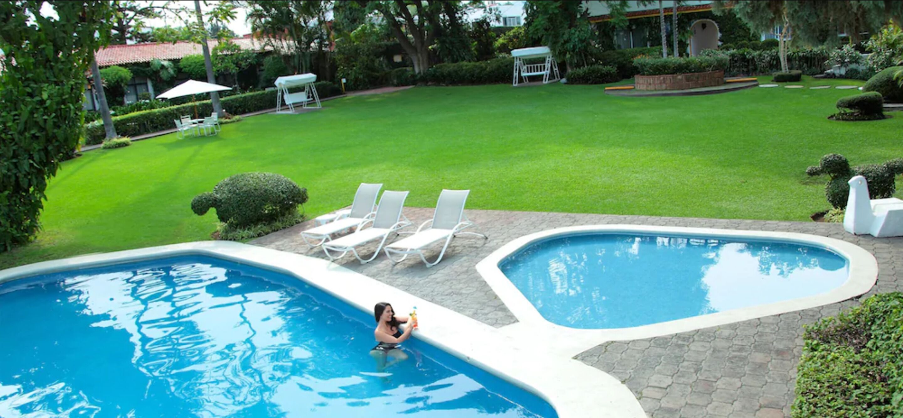 Outdoor pool, open 9:30 AM to 9:00 PM, sun loungers