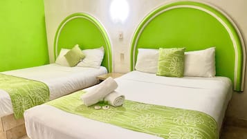 Quarto standard, 2 camas de casal | 5 quartos, individualmente decorados, individualmente mobiliados