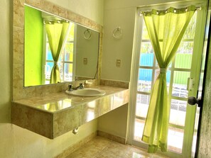 Standard Room, 2 Double Beds | Bathroom sink - Hotel HC Internacional (Cancun)