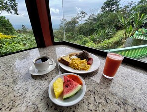 Free daily cooked-to-order breakfast - Arenal Waterfall Lodge Villas (La Fortuna)