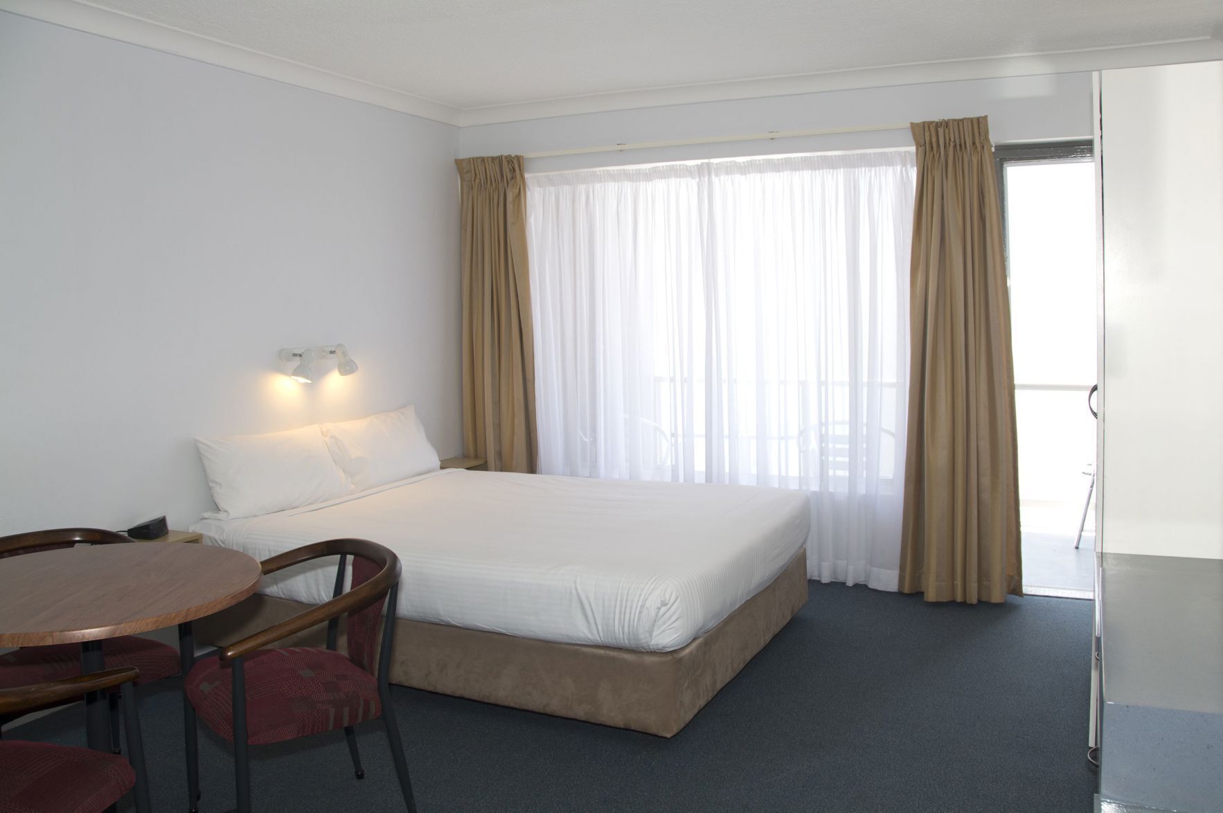 Desk, iron/ironing board, rollaway beds, free WiFi