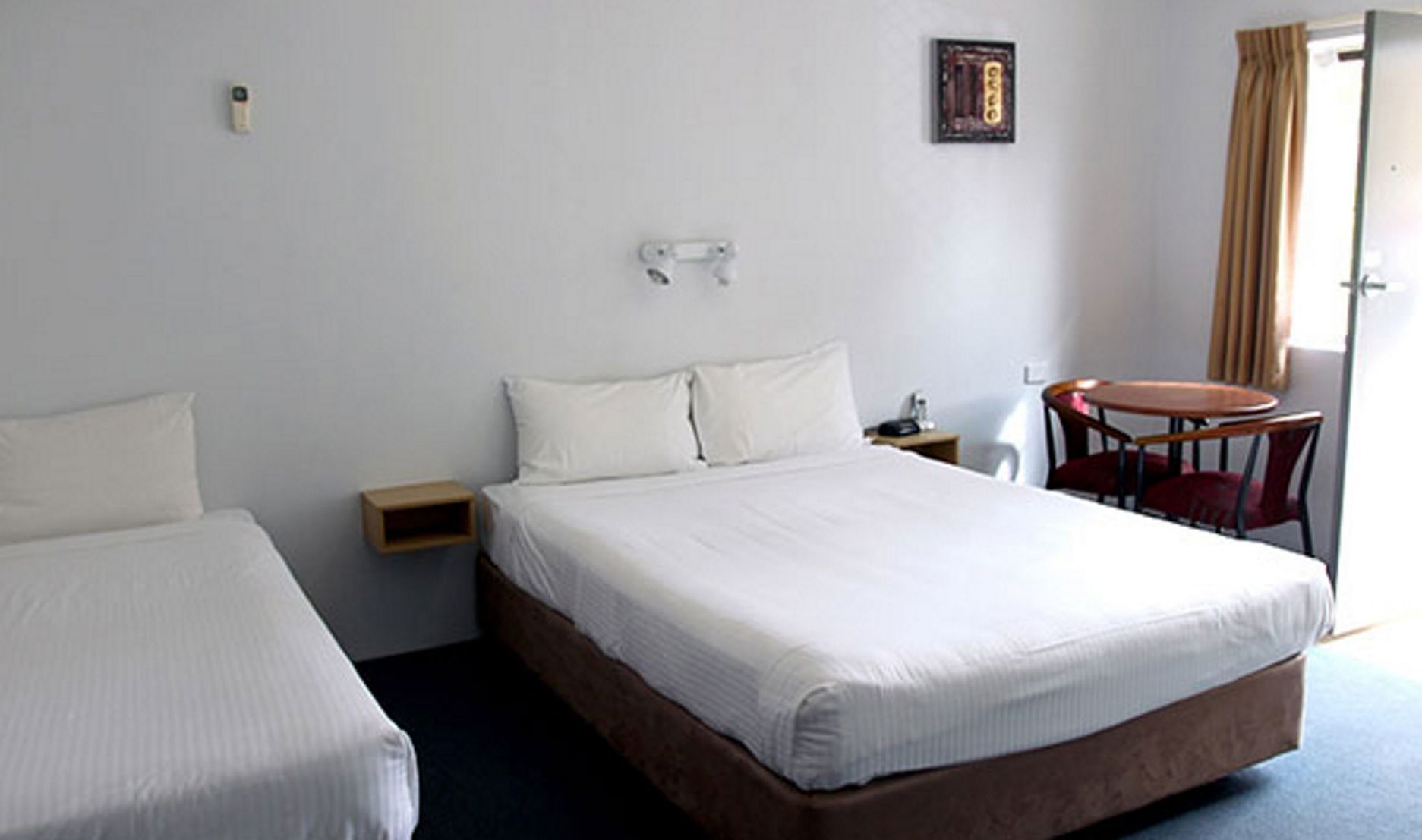 Desk, iron/ironing board, rollaway beds, free WiFi