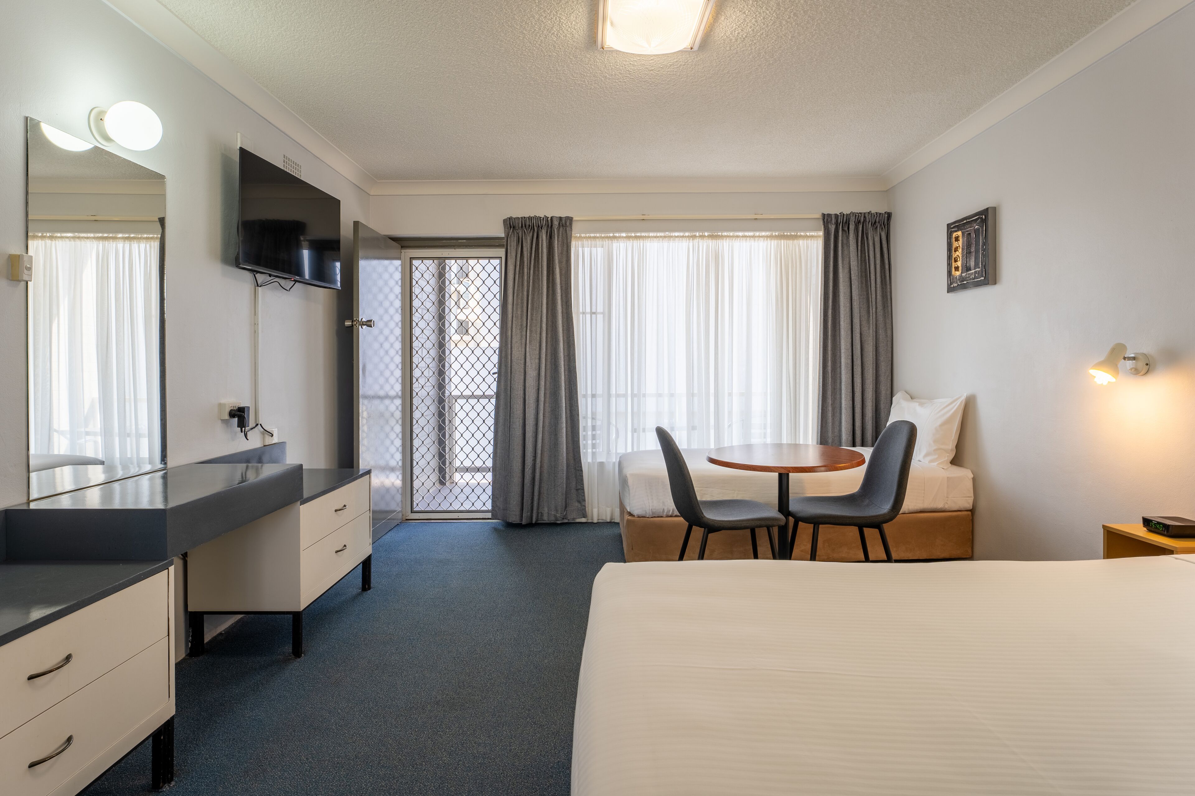 Standard Room, Balcony | Desk, iron/ironing board, rollaway beds, free WiFi