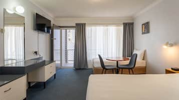 Standard Room, Balcony | Desk, iron/ironing board, rollaway beds, free WiFi