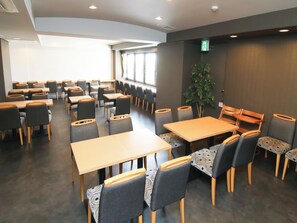 Frokostbuffé hver dag (JPY 1500 per person)