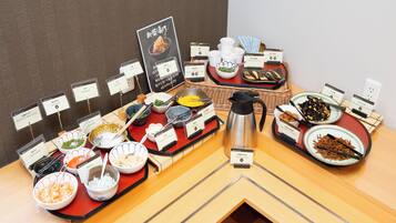 Daily buffet breakfast (JPY 1500 per person)