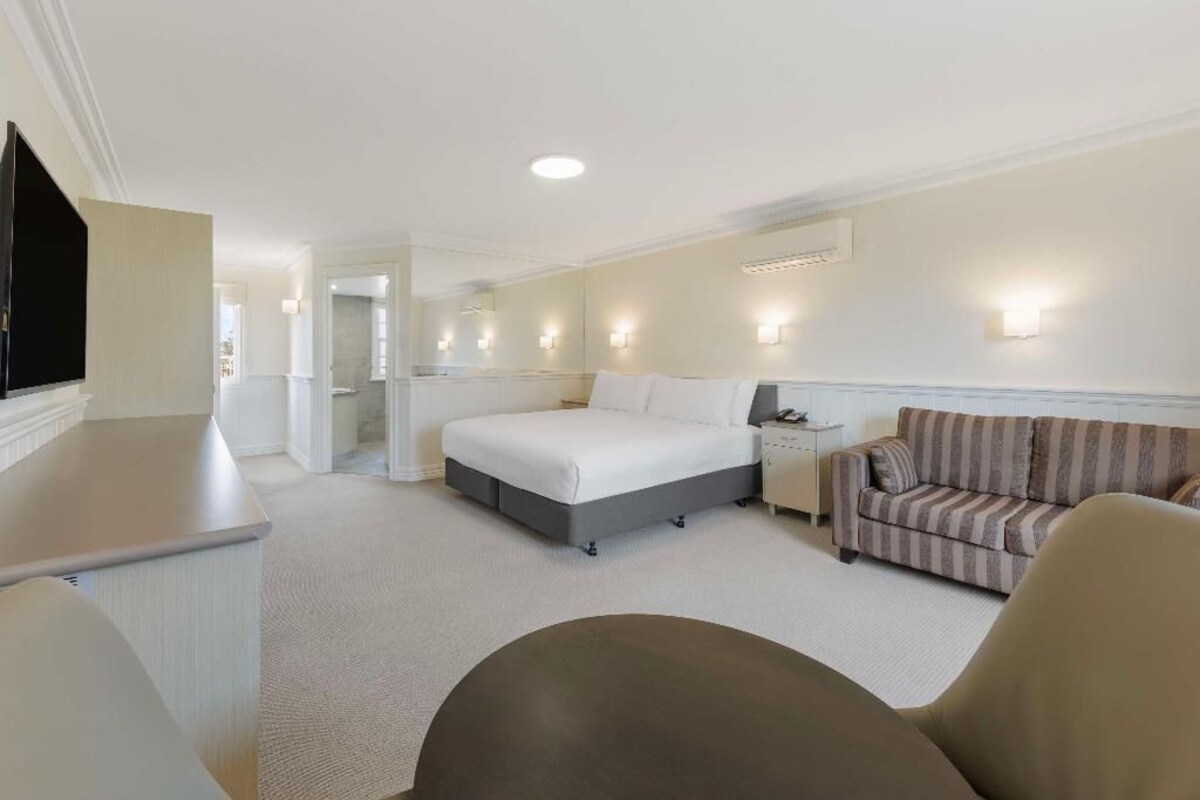 Premium bedding, minibar, desk, laptop workspace