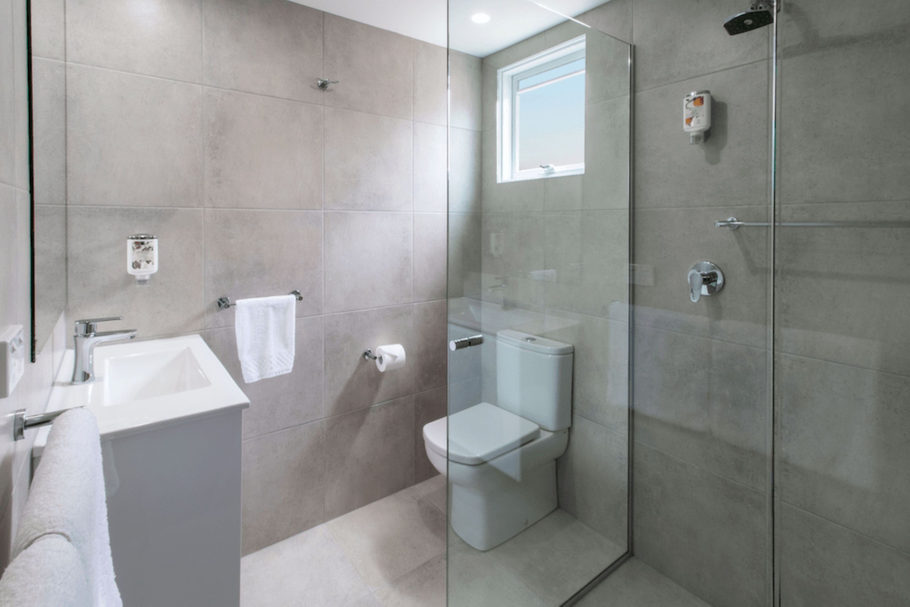 budget double | bathroom | free toiletries, hair dryer, towels