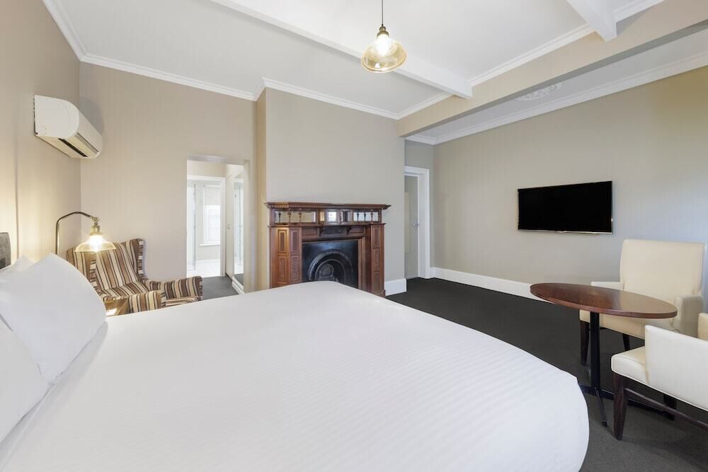 Premium bedding, minibar, desk, laptop workspace