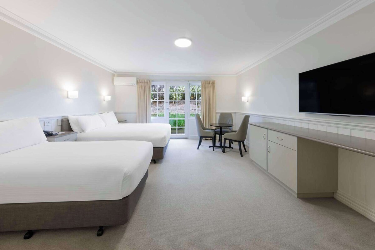 Premium bedding, minibar, desk, laptop workspace