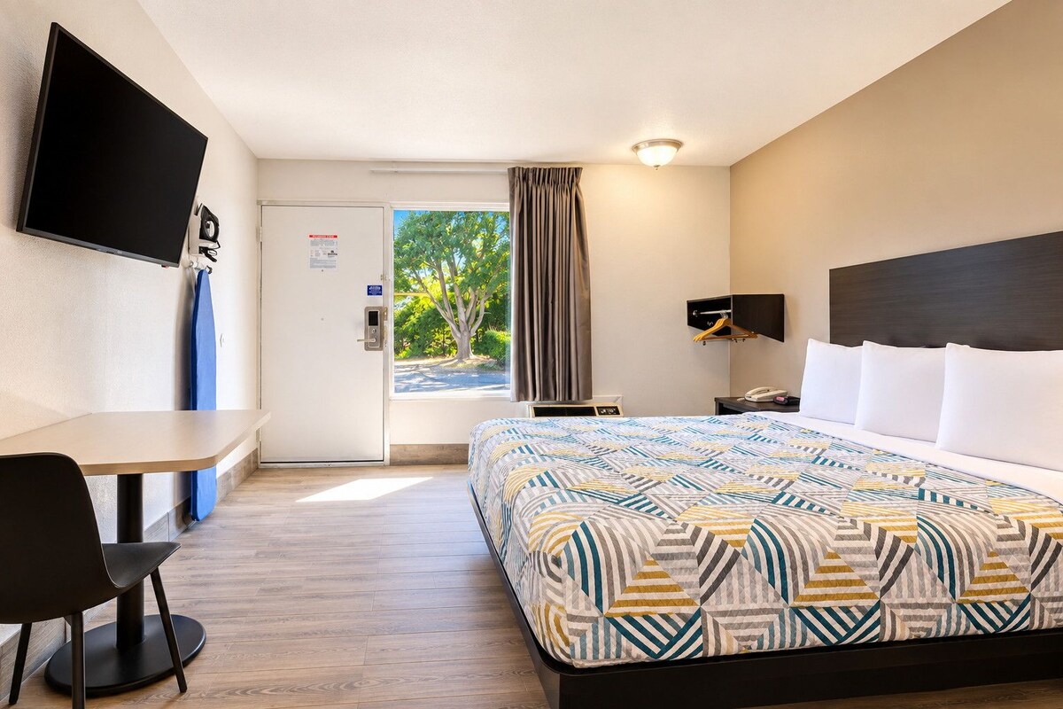 Premium bedding, desk, iron/ironing board (on request), WiFi (free)