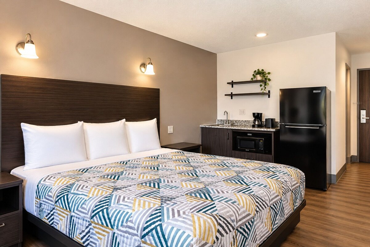 Premium bedding, desk, iron/ironing board (on request), WiFi (free)