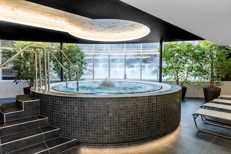 Idromassaggio al coperto. Hotel Warmbaderhof