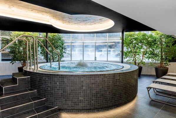 Bain à remous intérieur