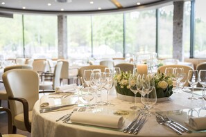 3 restaurantes; se sirven desayunos, almuerzos, cenas y brunches