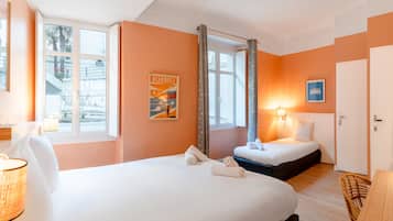 Superior Triple Room | In-room safe, desk, laptop workspace, free WiFi