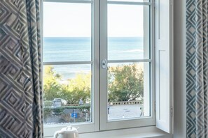 Prestige  Double Room with Ocean View | In-room safe, free WiFi, bed sheets - Hôtel de L'Océan et Restaurant - Coeur de Ville (Biarritz)