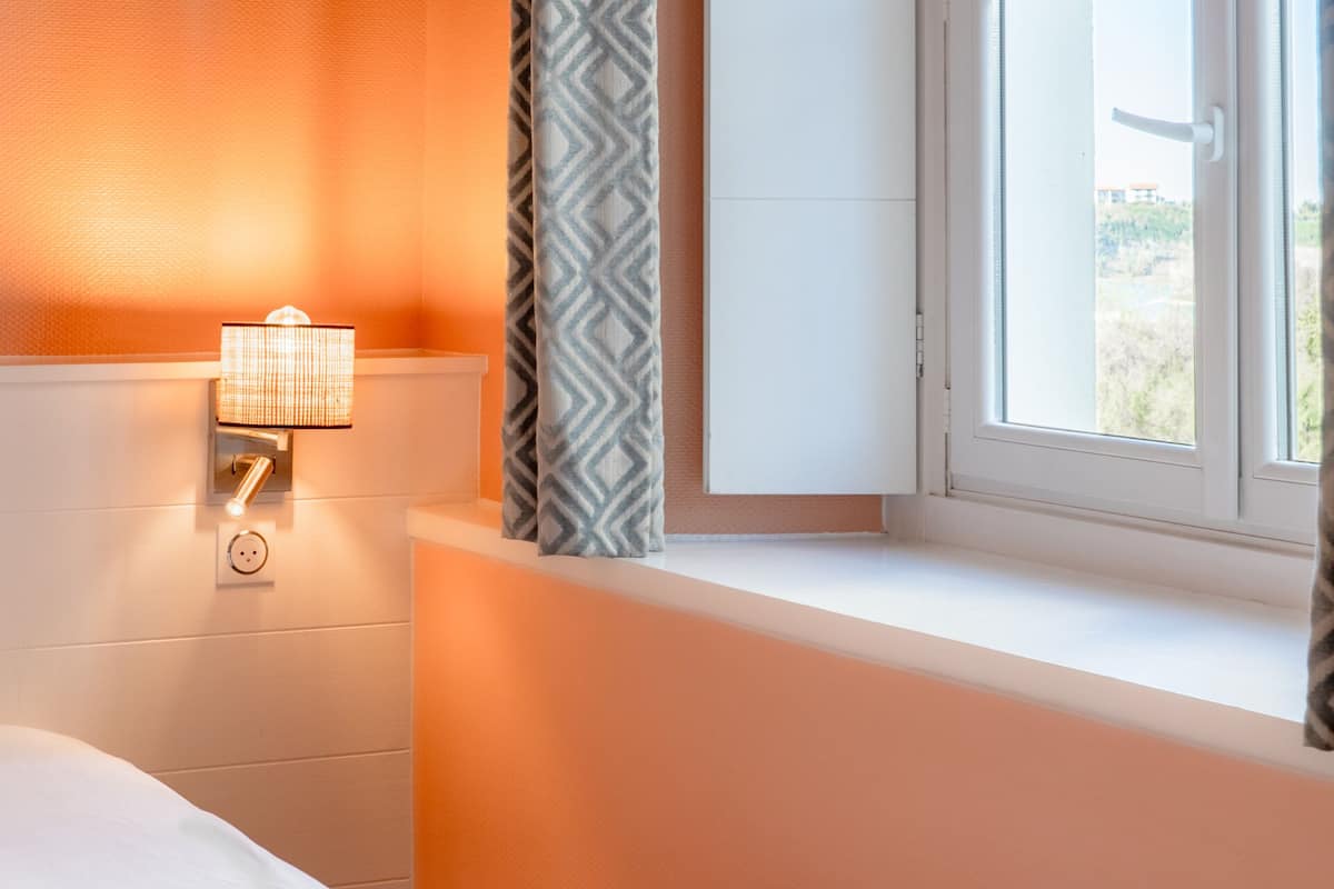 Comfort Double Room | In-room safe, desk, laptop workspace, free WiFi