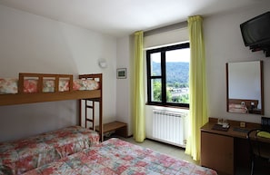 Minibar, soundproofing, iron/ironing board, cots/infant beds - Euro Hotel (Pieve Santo Stefano)