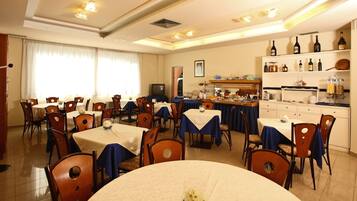 Free continental breakfast