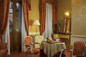 Junior Suite, Canal View