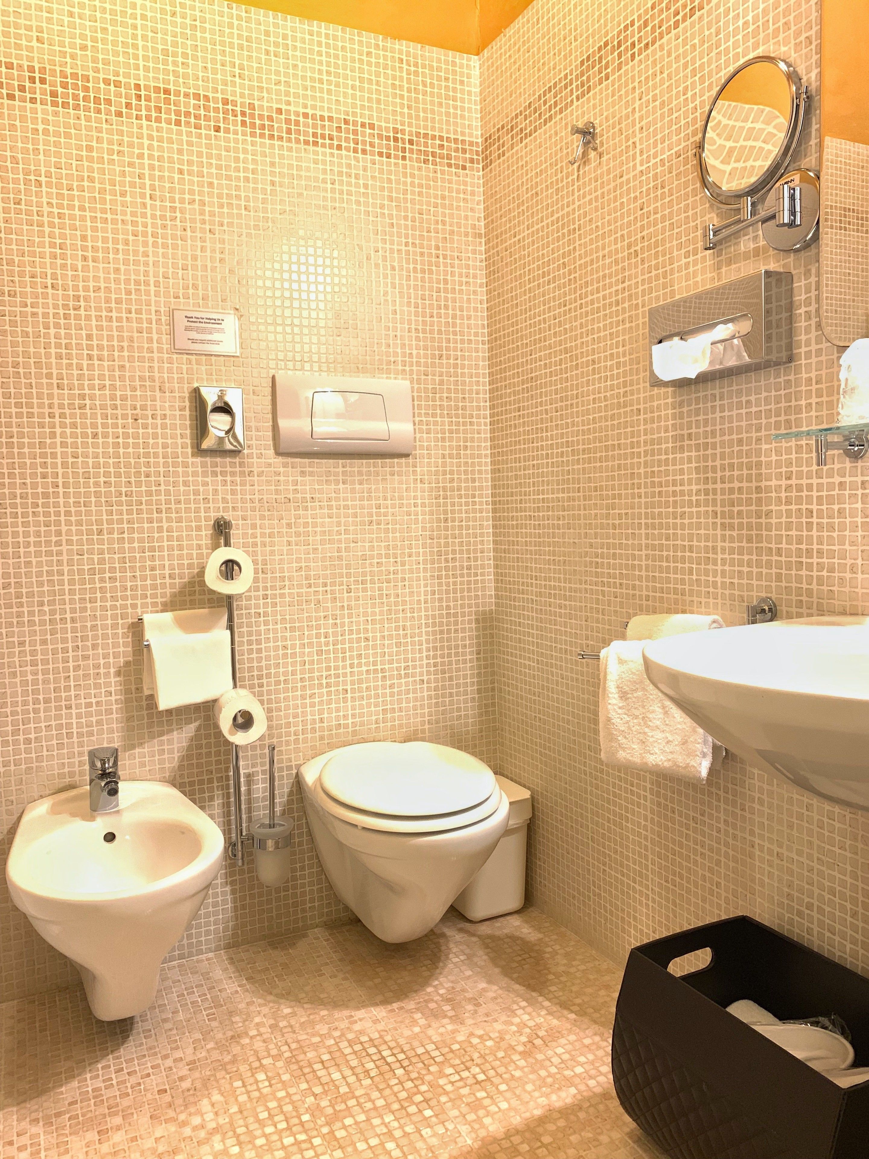 classic double room, balcony, canal view | bathroom | free toiletries, hair dryer, slippers, bidet