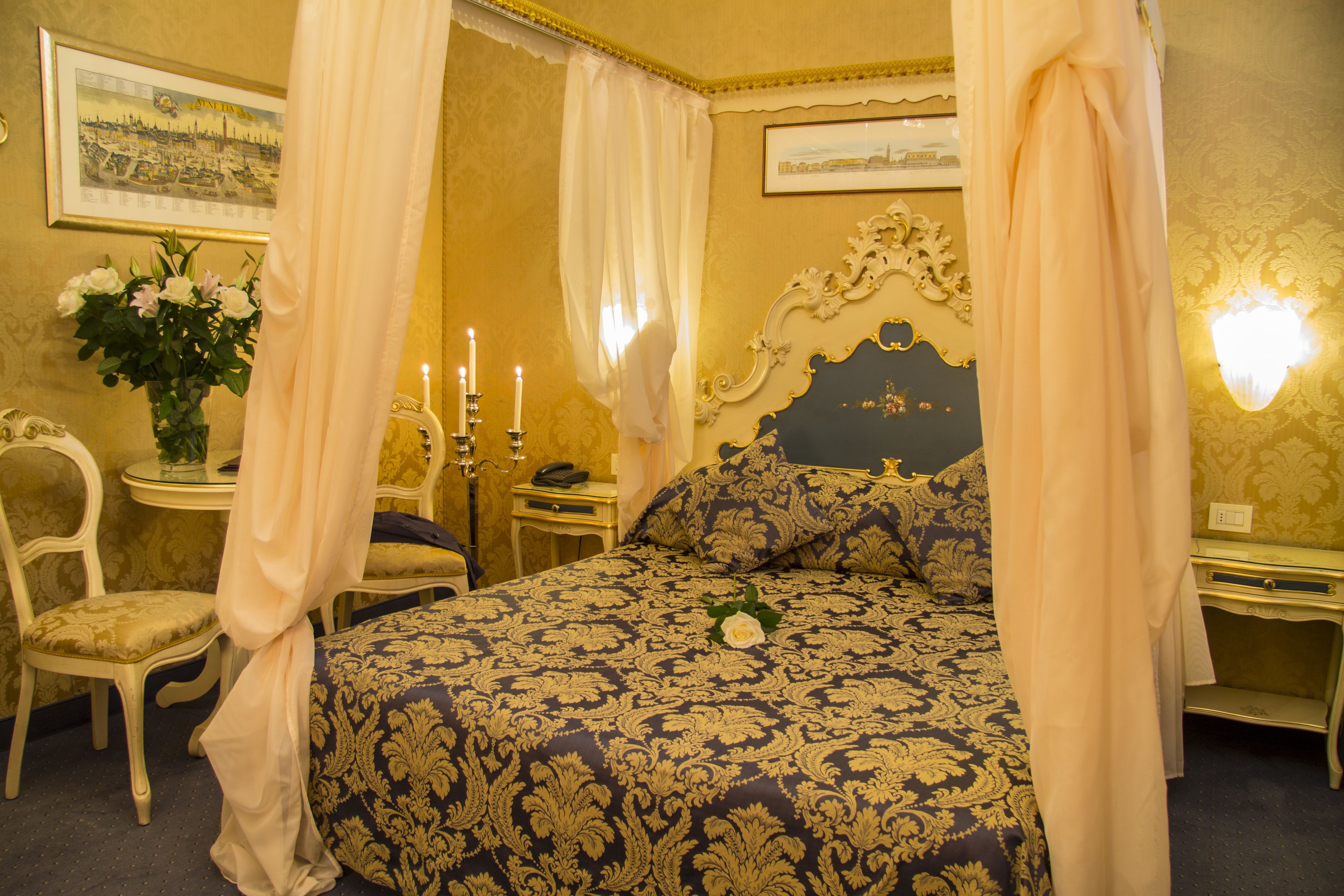 classic double room | minibar, in-room safe, desk, iron/ironing board