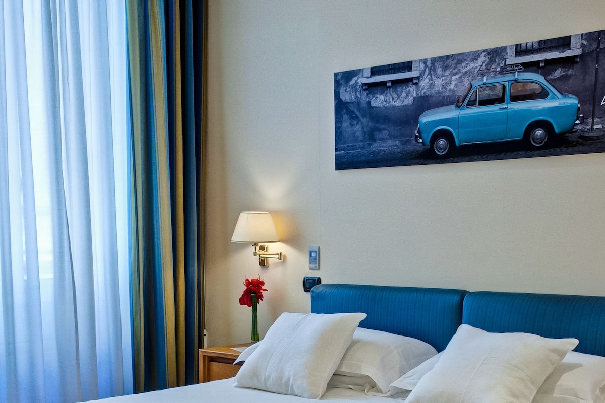 Classic Double or Twin Room | In-room safe, desk, blackout drapes, WiFi (free)