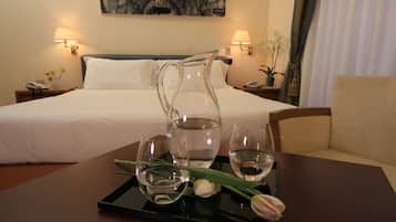 Classic Double or Twin Room | In-room safe, desk, blackout drapes, free WiFi