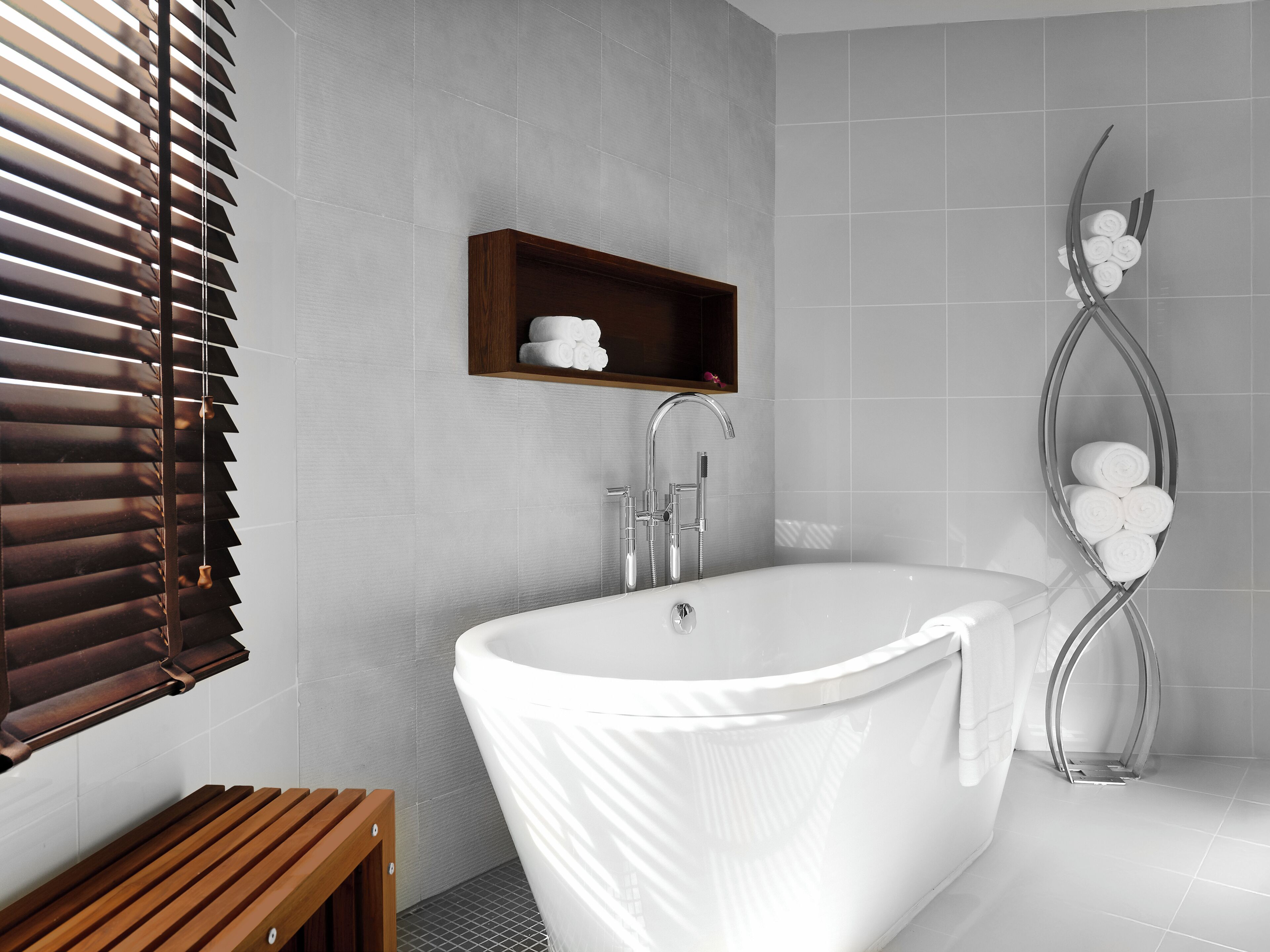 shower, rainfall showerhead, free toiletries, hair dryer