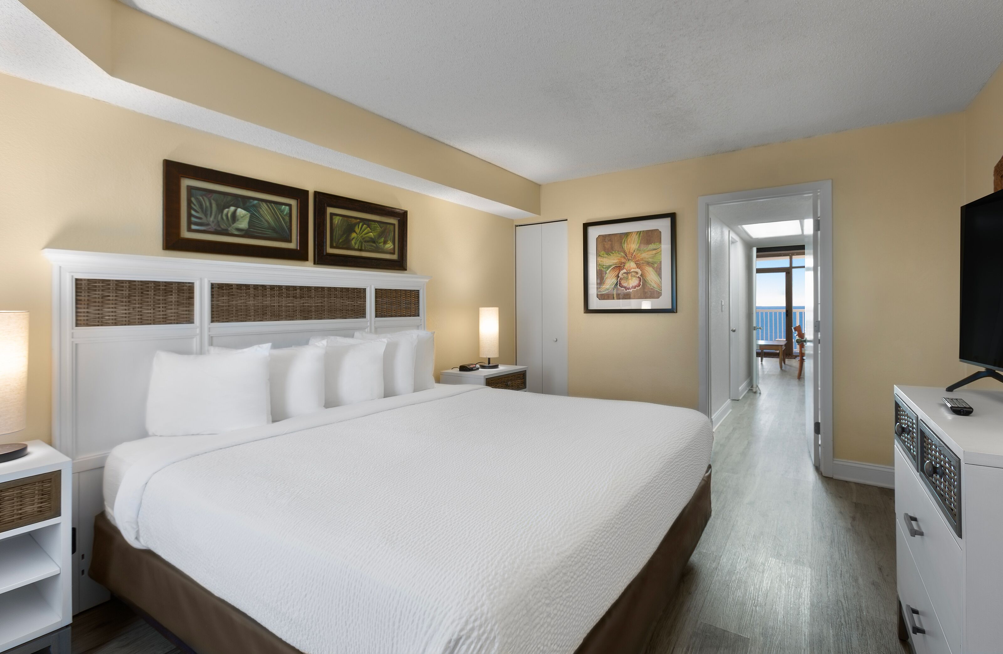 Room, 1 Bedroom, Oceanfront | In-room safe, blackout drapes, iron/ironing board, bed sheets
