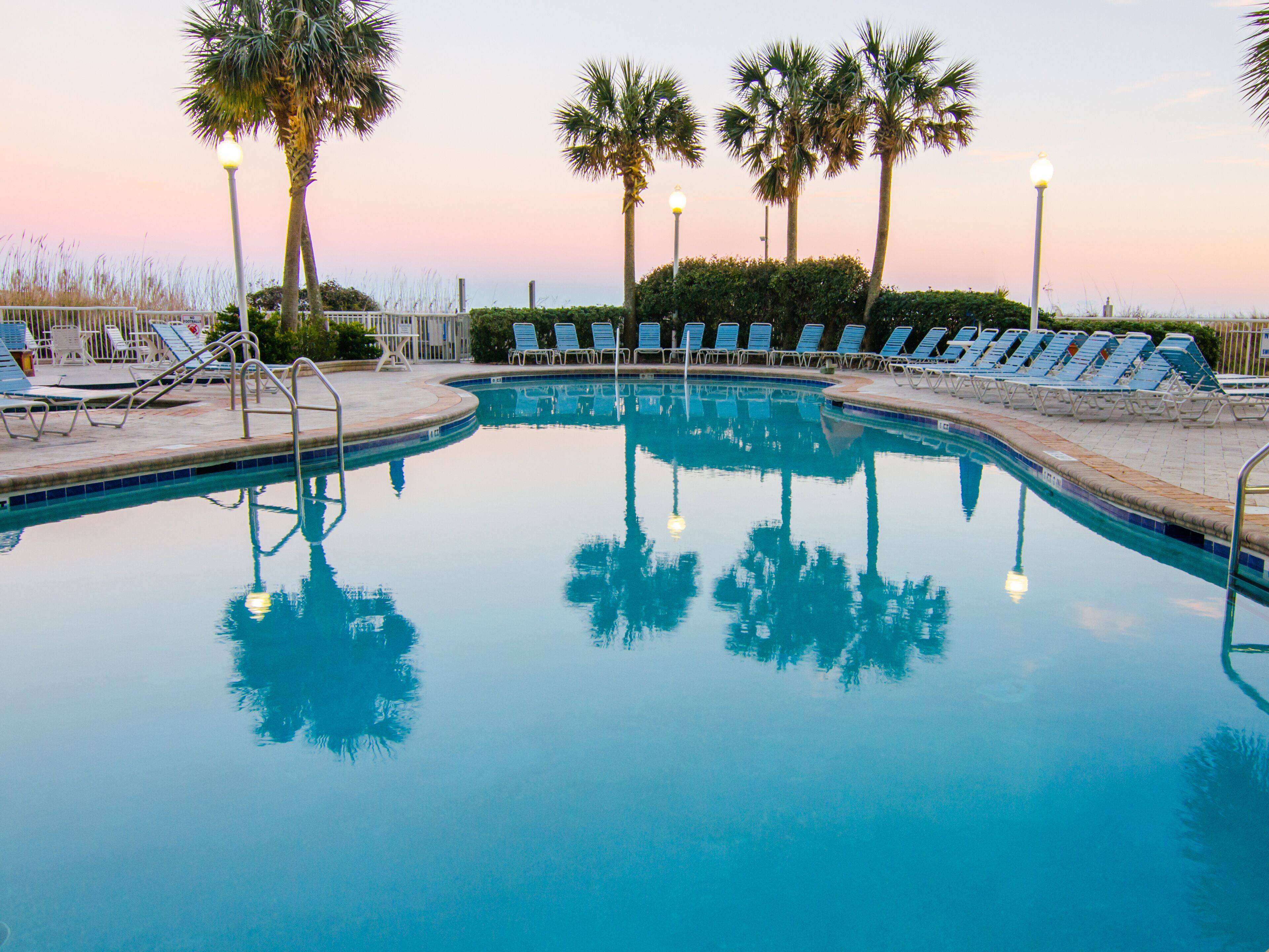 2 indoor pools, 6 outdoor pools