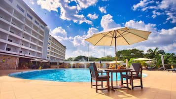Outdoor pool, pool umbrellas