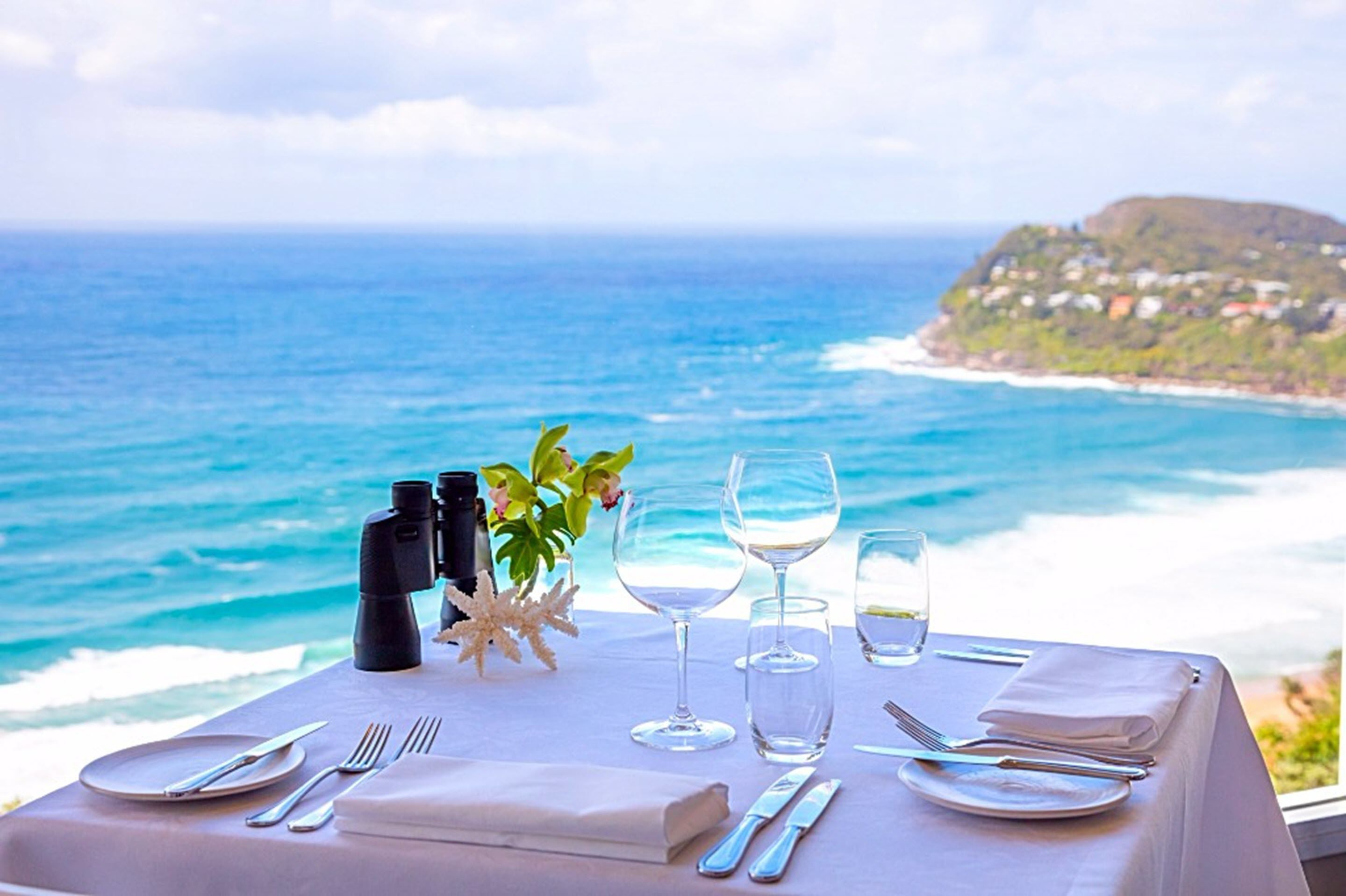 breakfast, lunch, dinner served; sea views
