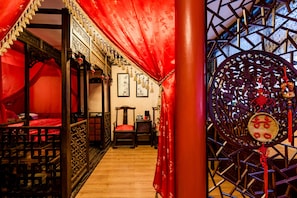 Habitació triple Premier | Roba de llit d'alta qualitat, minibar i caixa forta a l'habitació