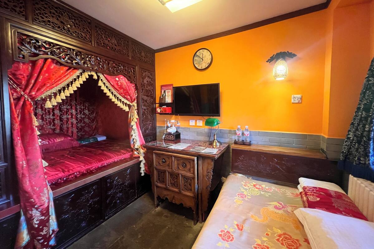 Ropa de cama de alta calidad y minibar 