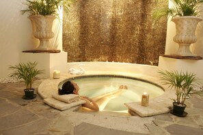 室内 SPA 浴缸