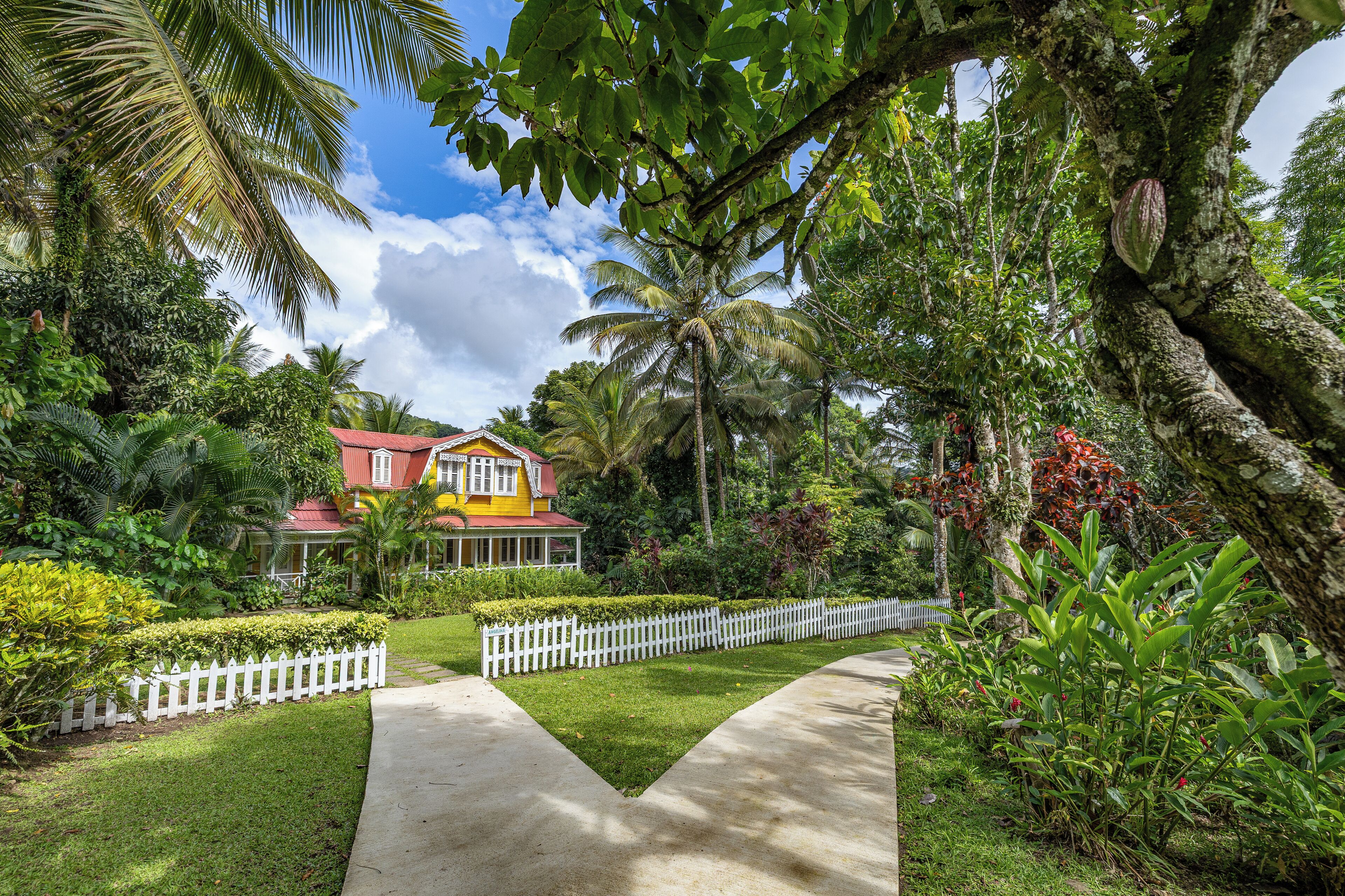 Deluxe Cottage, 2 Bedrooms | Garden view