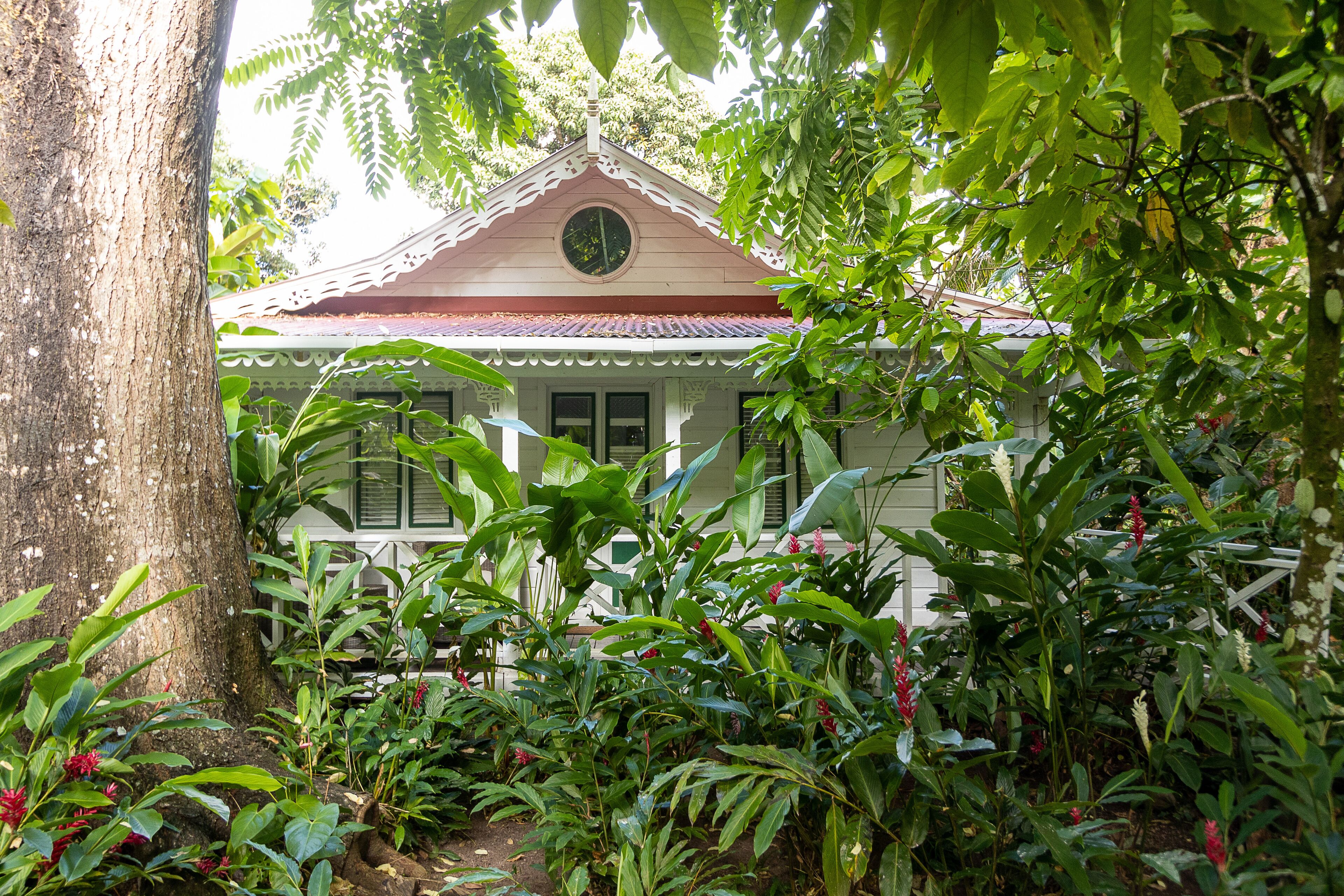 one bedroom cottage w/ ac | garden view