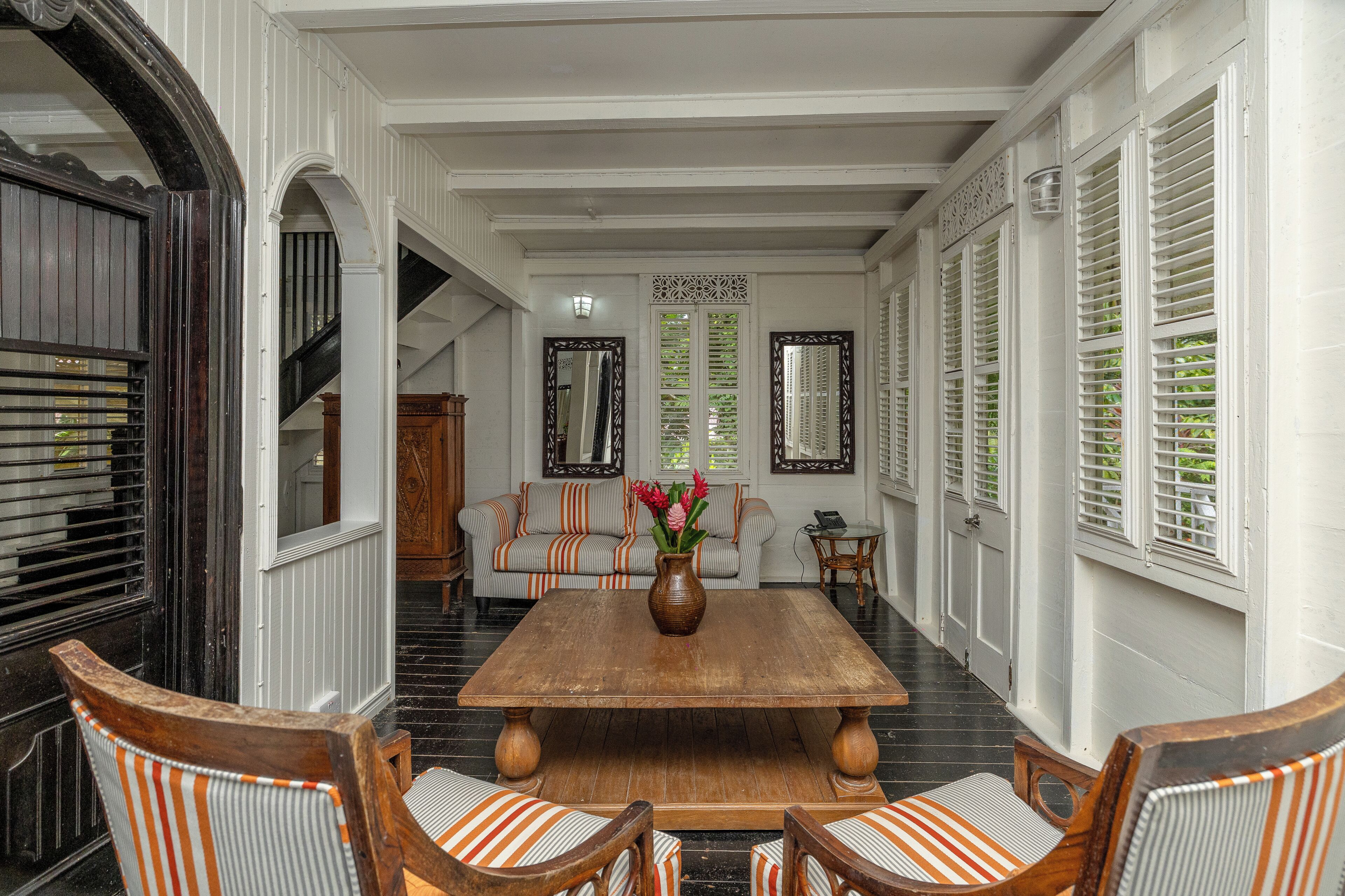 Deluxe Cottage, 2 Bedrooms | Living area