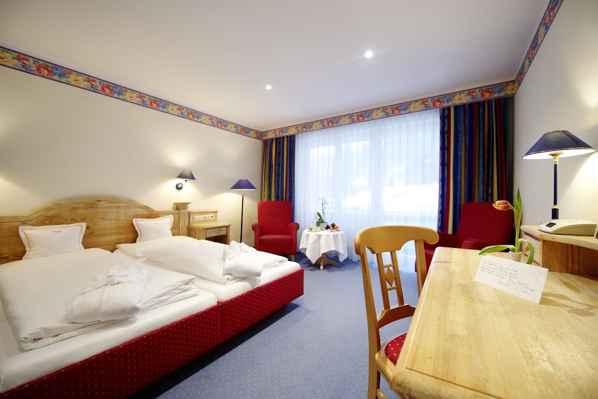 Comfort Double Room | Hypo-allergenic bedding, desk, laptop workspace, blackout curtains