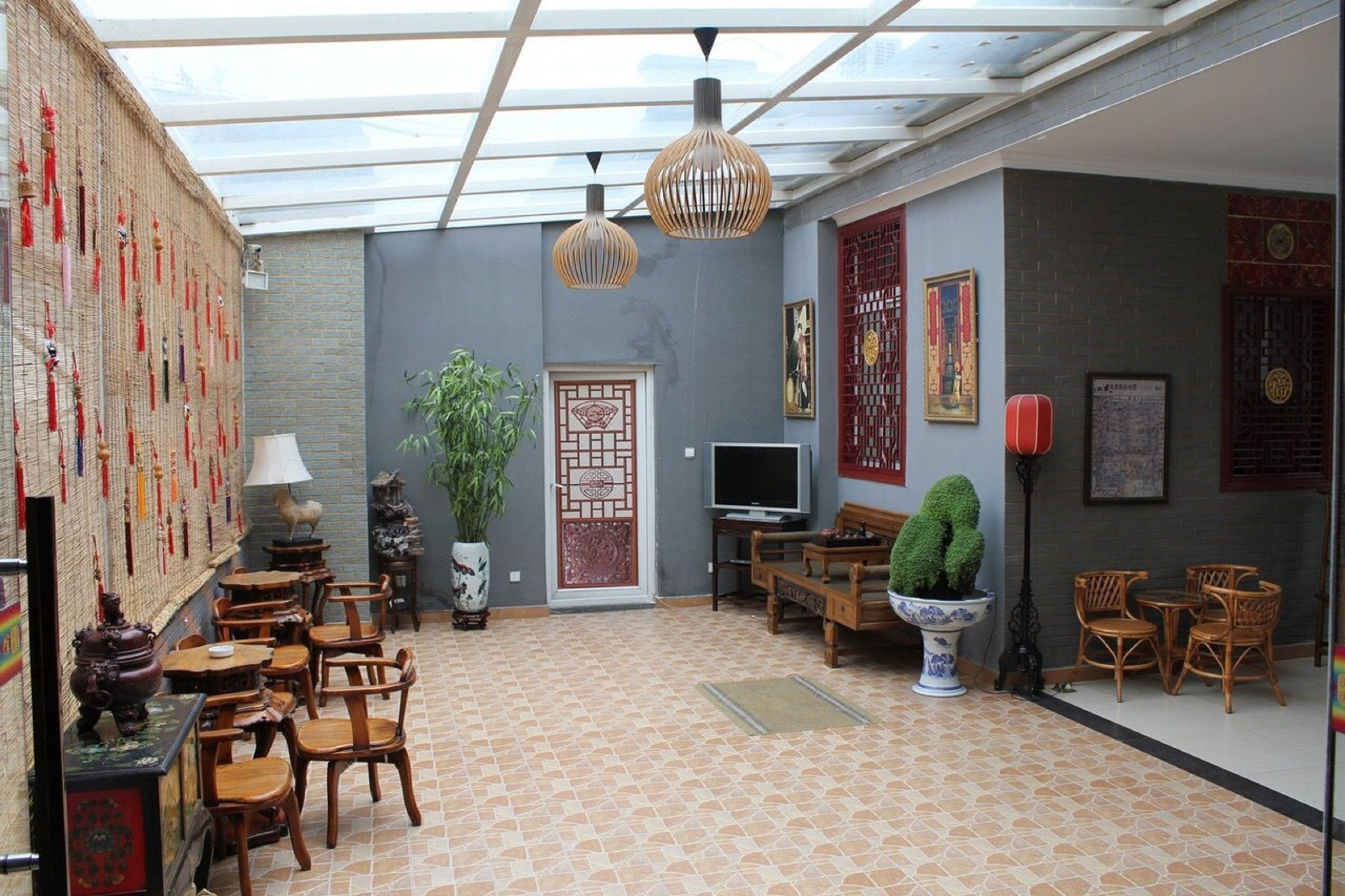 Lobby lounge