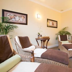 Couples treatment rooms, sauna, hot tub, steam room, body treatments