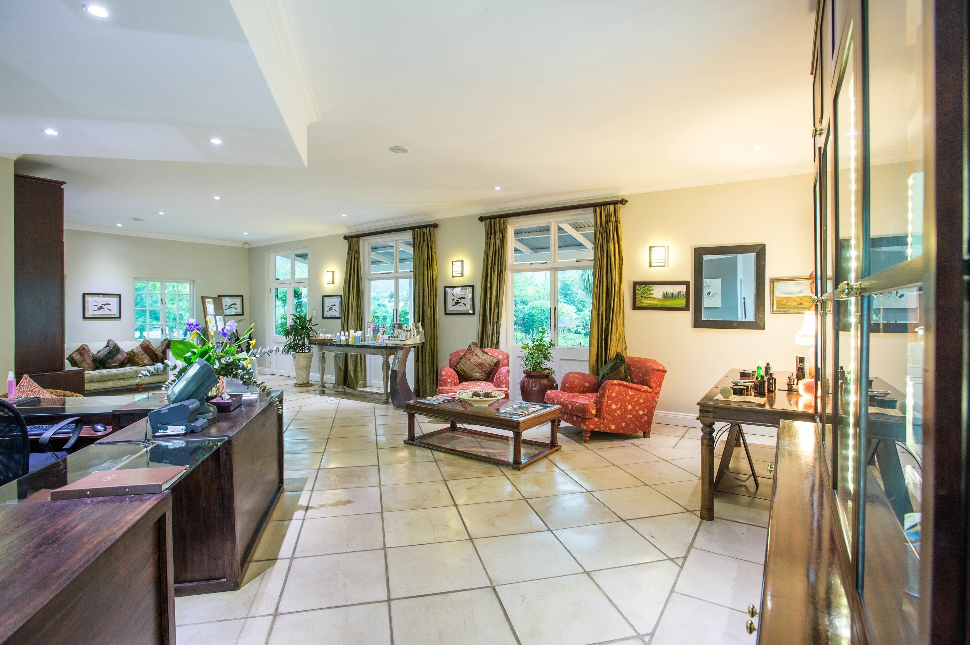 Couples treatment rooms, sauna, hot tub, steam room, body treatments