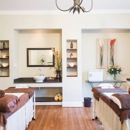 Couples treatment rooms, sauna, hot tub, steam room, body treatments