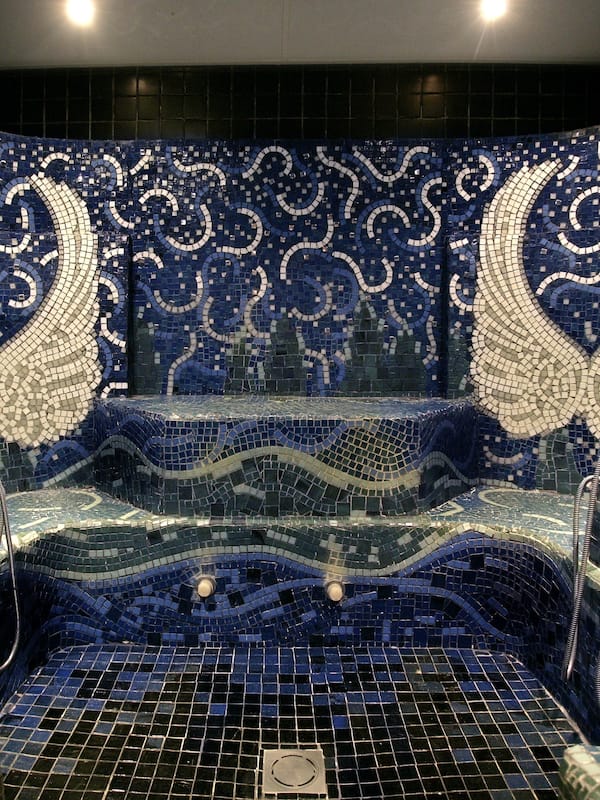 Couples treatment rooms, sauna, hot tub, steam room, body treatments