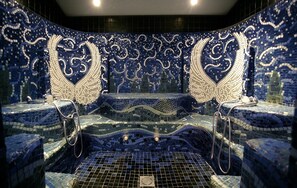 Couples treatment rooms, sauna, hot tub, steam room, body treatments